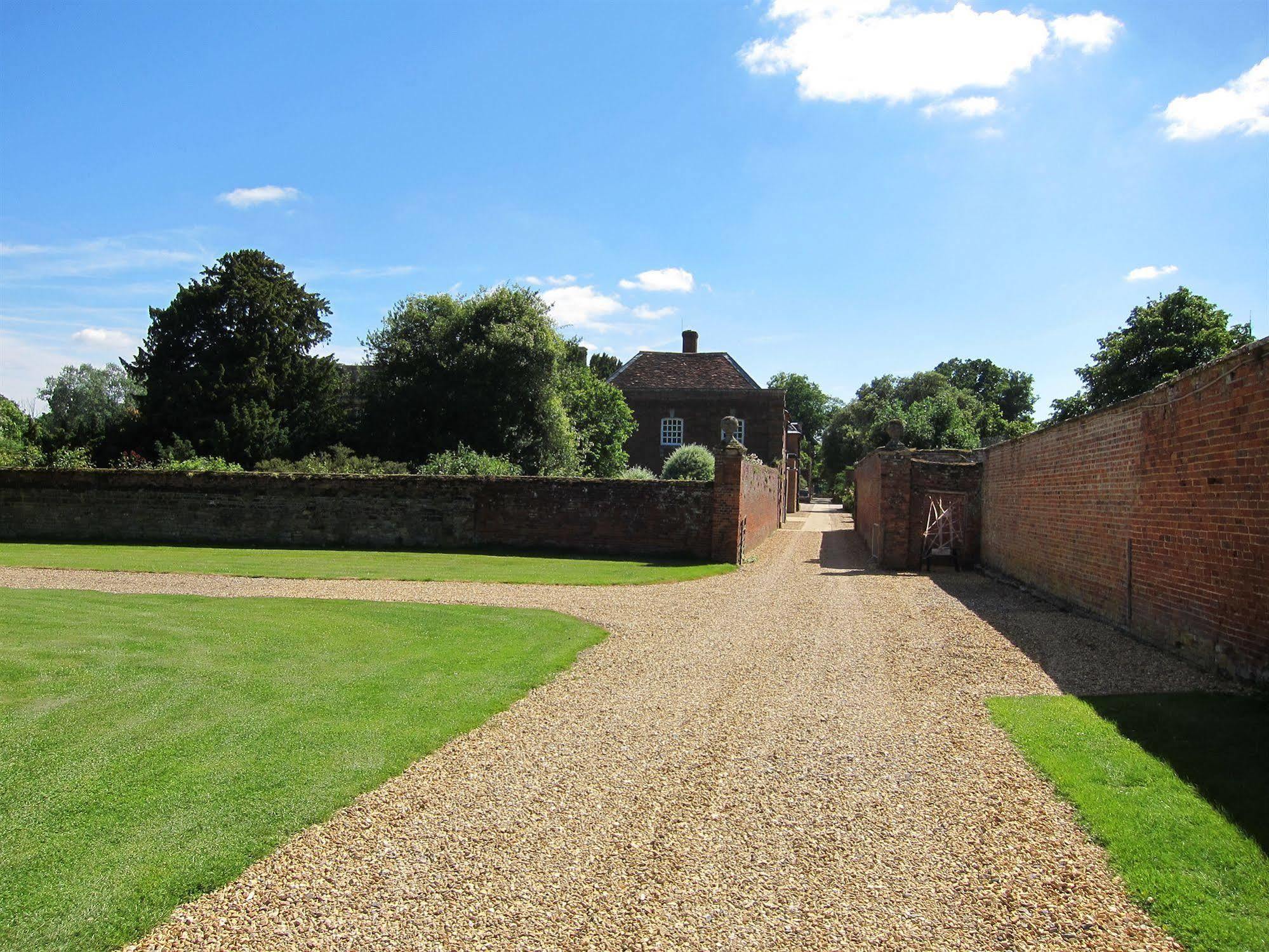 Chicheley Hall Exterior photo